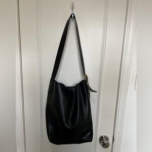 Minimalist Madewell Black Leather Bag